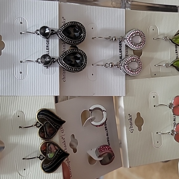 Closet Clear out Sale All 36 Pairs of Earrings Brand new - Picture 6 of 17